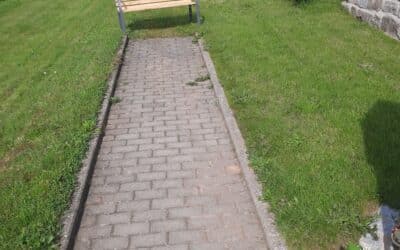 Ruhebänke in Gresaubach saniert und neu aufgestellt