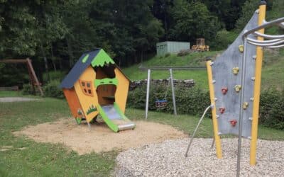 Neues Spielgerät am Spielplatz in der Schillerstraße