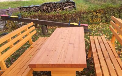 Ruhebank mit Tisch angefertigt und aufgestellt – Danke an den Bauhof der Stadt Lebach